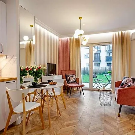 מלון Sky Home- Rose -manufaktura, Bezplatny Parking, Klima, Dostep Na Kod 3*