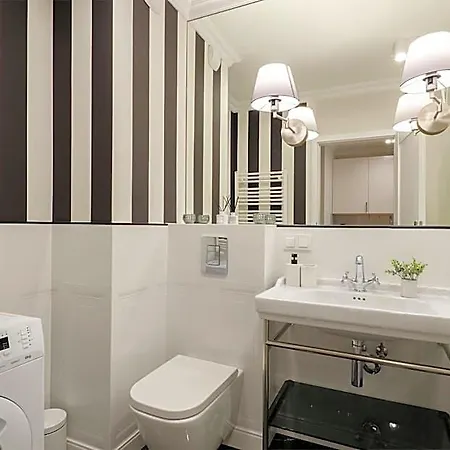 מלון Sky Home- Rose -manufaktura, Bezplatny Parking, Klima, Dostep Na Kod לודז'