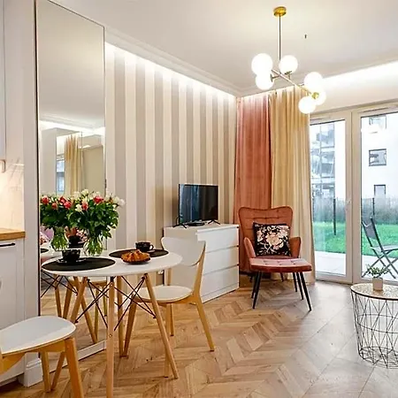 Sky Home- Rose -manufaktura, Bezplatny Parking, Klima, Dostep Na Kod 3* לודז'